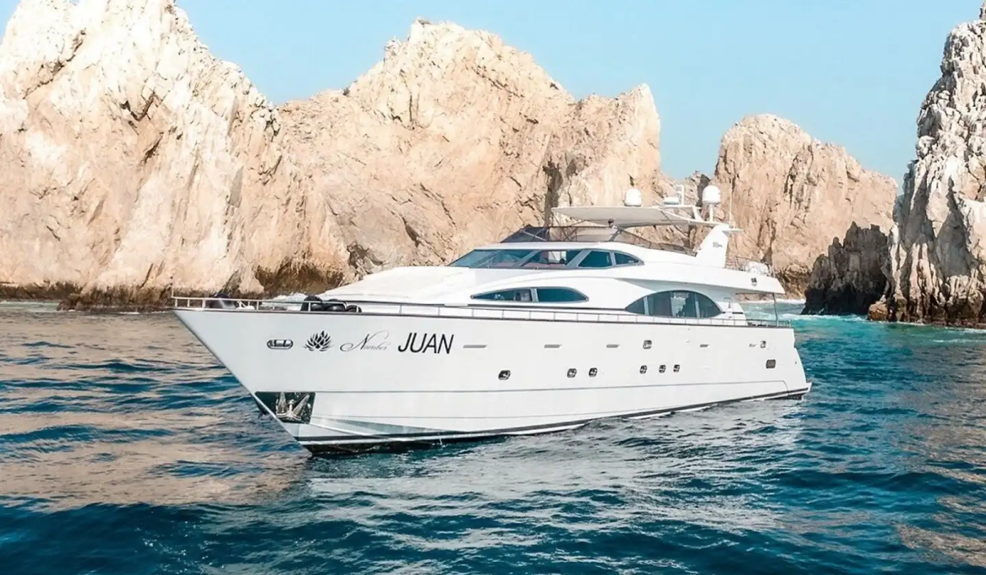 Azimut 100 Jumbo – 98 ft Luxury Yacht Rental in Cabo San Lucas